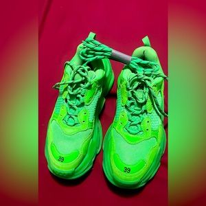 Balenciaga green triple S size 39